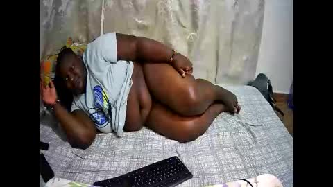 Snapshot of happysonia chatting on October 19, 6:52 pm happysonia online show from October 19, 6:52 pm