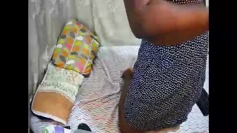 Snapshot of happysonia chatting on December 5, 12:14 pm happysonia online show from December 5, 12:14 pm