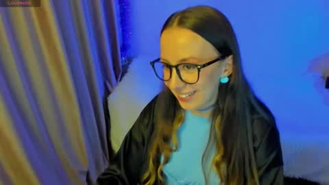 Snapshot of happystephanie chatting on October 24, 6:04 pm Stephanie online show from October 24, 6:04 pm