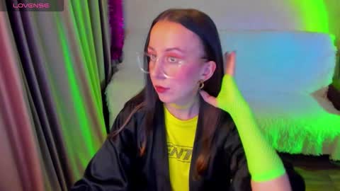 Stephanie online show from January 8, 5:26 pm