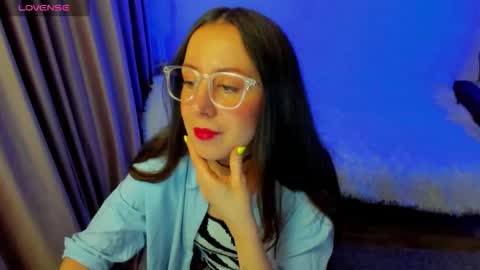 Stephanie online show from March 8, 7:28 pm