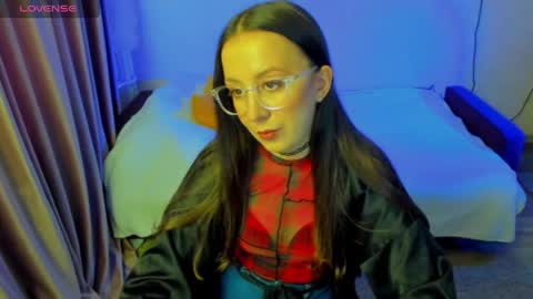 Snapshot of happystephanie chatting on May 28, 4:37 pm Stephanie online show from May 28, 4:37 pm