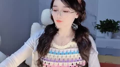 Snapshot of happysweetie168 chatting on December 12, 4:21 pm Daisy online show from December 12, 4:21 pm