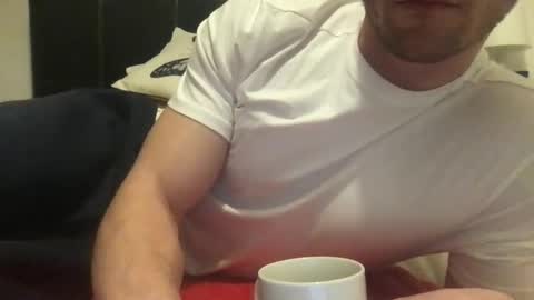 Snapshot of happytoplay22 chatting on February 4, 8:47 pm happytoplay22 online show from February 4, 8:47 pm