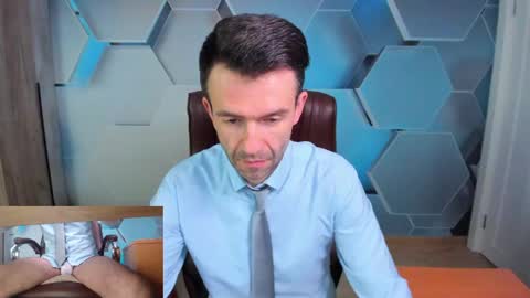 Snapshot of hard_and_juici chatting on May 10, 3:12 am Steve online show from May 10, 3:12 am