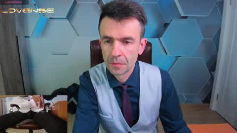 Snapshot of hard_and_juici chatting on May 25, 3:34 am Steve online show from May 25, 3:34 am