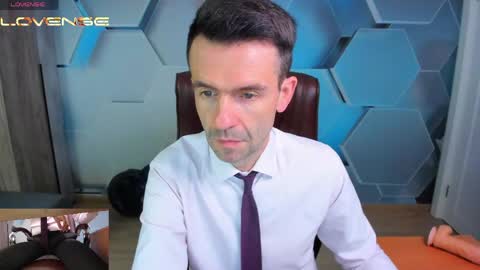 Snapshot of hard_and_juici chatting on May 28, 11:18 am Steve online show from May 28, 11:18 am