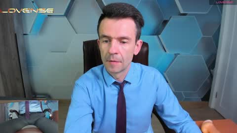 Snapshot of hard_and_juici chatting on June 5, 3:46 am Steve online show from June 5, 3:46 am