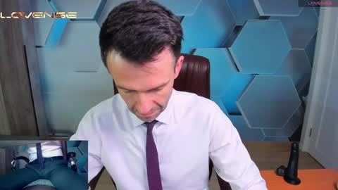 Snapshot of hard_and_juici chatting on June 7, 4:16 am Steve online show from June 7, 4:16 am
