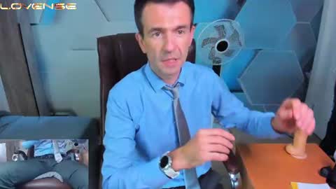 Snapshot of hard_and_juici chatting on July 29, 9:40 am Steve online show from July 29, 9:40 am