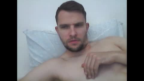 hardboylovemilfmoom online show from April 18, 12:42 pm