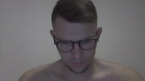 hardboylovemilfmoom online show from June 30, 7:15 pm
