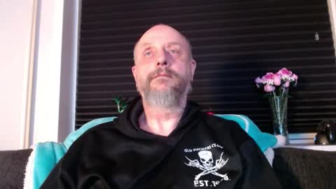 MrLazy online show from February 4, 5:30 pm