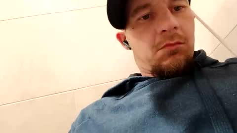 Snapshot of hardnready5502 chatting on February 20, 7:41 pm hardnready5502 online show from February 20, 7:41 pm