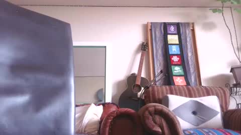 Snapshot of hardontstop chatting on December 1, 4:51 pm RockSolidStock online show from December 1, 4:51 pm