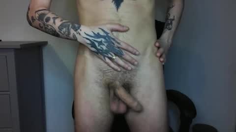 Snapshot of hardtohandle666 chatting on December 4, 1:26 am Liam online show from December 4, 1:26 am