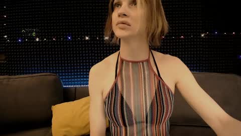 Miss Hardy online show from May 11, 1:50 pm