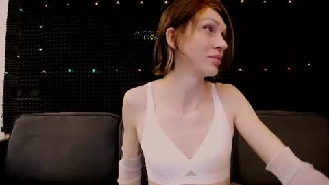 Miss Hardy online show from June 18, 2:45 am