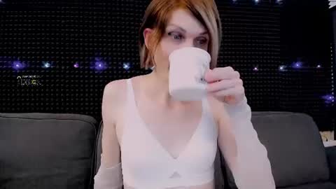Miss Hardy online show from June 25, 3:39 am