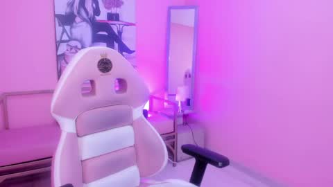 Snapshot of hari_rose chatting on May 27, 1:30 pm PVT 12TK 8AM - 2PM COLOMBIA online show from May 27, 1:30 pm