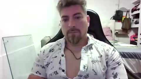 Snapshot of harley_and_alex13 chatting on February 19, 10:28 pm harley_and_alex13 online show from February 19, 10:28 pm