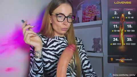 Snapshot of harley_everly chatting on June 1, 3:58 pm Tasya online show from June 1, 3:58 pm