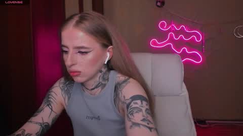 Snapshot of harley_kimm chatting on February 2, 5:10 am Julia online show from February 2, 5:10 am