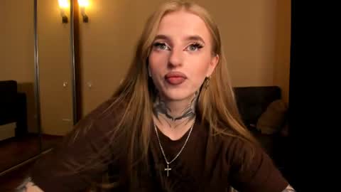 Julia online show from June 17, 5:43 am