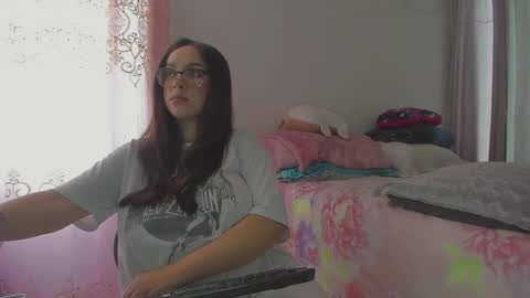 Snapshot of harleynapier chatting on February 22, 3:32 pm Natii online show from February 22, 3:32 pm