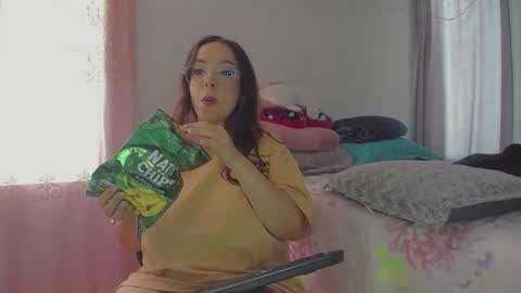 Snapshot of harleynapier chatting on March 22, 5:05 pm Natii online show from March 22, 5:05 pm