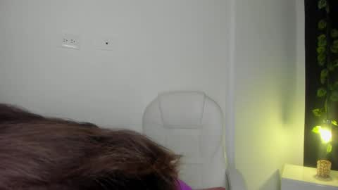 Snapshot of harleyqueen_robbie chatting on December 22, 5:10 pm harleyqueen_robbie online show from December 22, 5:10 pm