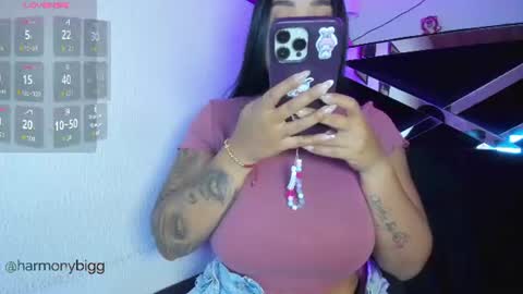 Snapshot of harmony_bigbreasts chatting on July 21, 9:06 pm HELP ME GET 100 THUMBS UP - INDEPENDENT MODEL online show from July 21, 9:06 pm
