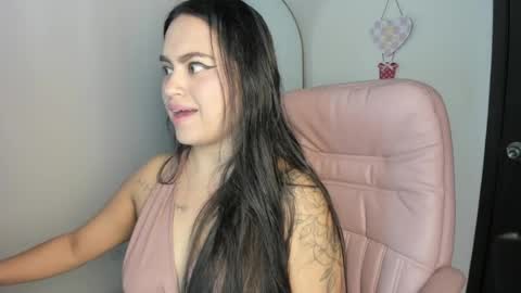 Snapshot of harmony_murr chatting on May 16, 5:23 pm vanessa online show from May 16, 5:23 pm