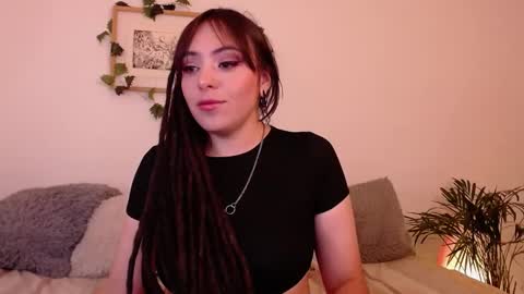 Snapshot of harmonyy01 chatting on January 6, 3:20 am Harmony Please help me to reach 100 thumbs up online show from January 6, 3:20 am