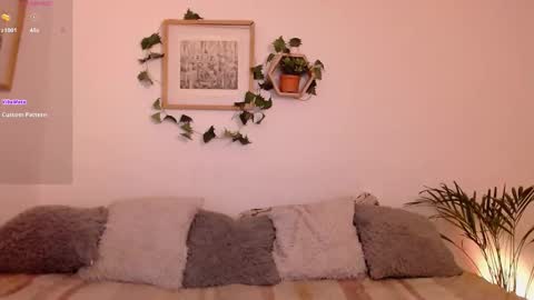 Snapshot of harmonyy01 chatting on February 11, 3:08 am Harmony Please help me to reach 100 thumbs up online show from February 11, 3:08 am