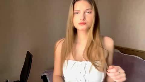 Emily online show from March 11, 8:20 am