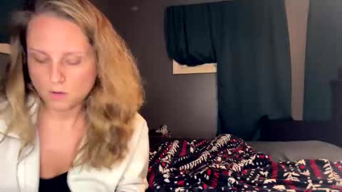 Snapshot of harriscm20 chatting on May 1, 6:12 pm Innocent Temptations online show from May 1, 6:12 pm