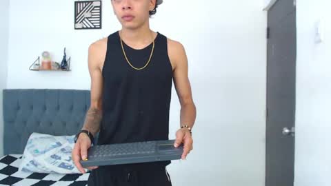 Snapshot of harry_jhonsonn chatting on May 22, 12:29 am Harry online show from May 22, 12:29 am