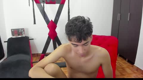 Snapshot of harry_latinboy chatting on January 10, 11:29 pm Harry online show from January 10, 11:29 pm