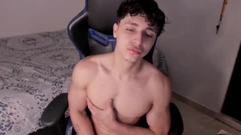 harry_p01 online show from February 6, 5:45 am