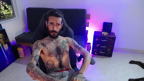 OMAR online show from December 15, 4:06 am