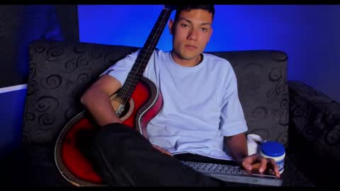Snapshot of harrydavidsonx chatting on January 6, 10:15 pm ... online show from January 6, 10:15 pm
