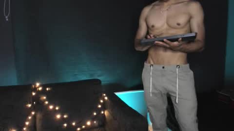 Snapshot of harrydavidsonx chatting on September 16, 2:23 am ... online show from September 16, 2:23 am