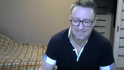 Snapshot of harrysnake chatting on December 2, 6:41 am HarrySnake online show from December 2, 6:41 am