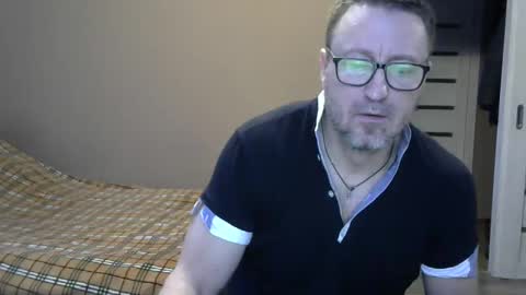 Snapshot of harrysnake chatting on December 9, 6:45 am HarrySnake online show from December 9, 6:45 am