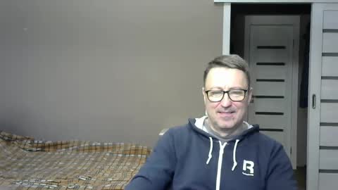 Snapshot of harrysnake chatting on January 22, 6:42 am HarrySnake online show from January 22, 6:42 am