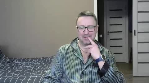 Snapshot of harrysnake chatting on February 10, 6:31 am HarrySnake online show from February 10, 6:31 am