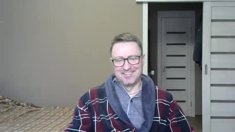 Snapshot of harrysnake chatting on February 20, 6:39 am HarrySnake online show from February 20, 6:39 am