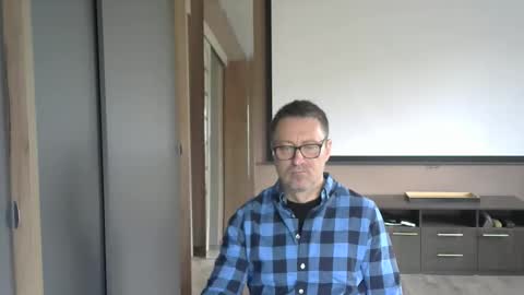 Snapshot of harrysnake chatting on October 10, 8:13 am HarrySnake online show from October 10, 8:13 am