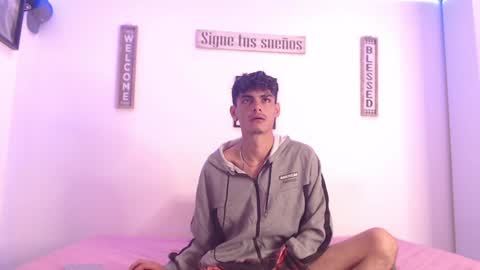 Snapshot of harrythomson1 chatting on December 19, 11:35 pm harry thomson online show from December 19, 11:35 pm